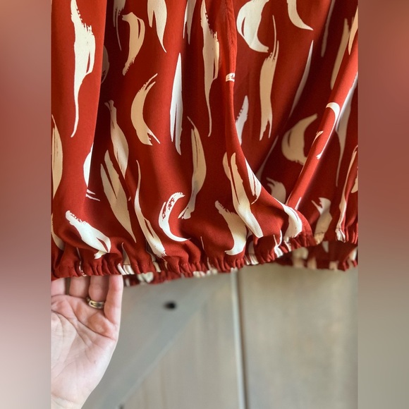 NWOT VICI Tie Sleeve Wrap Blouse - Picture 4 of 5